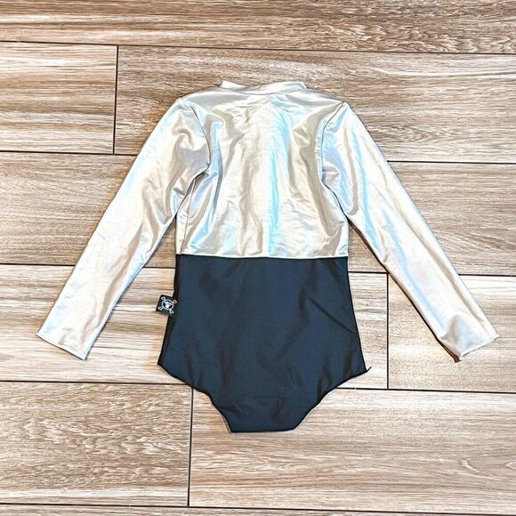 nununu Long Sleeved Metallic Silver and Black Swimsuit Size 3-4Y - Picture 4 of 5